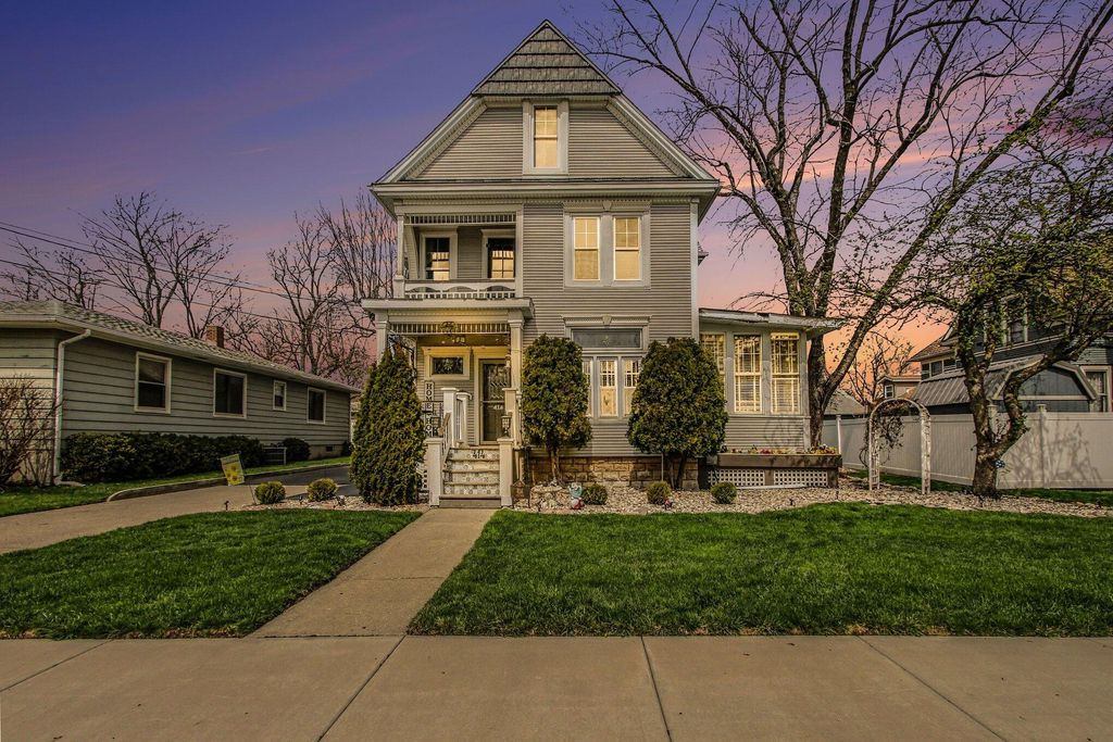 414 E Clark Street, Crown Point, IN 46307