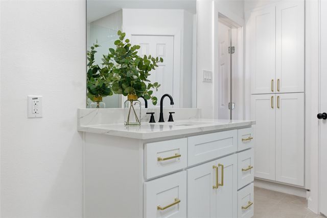 2409 Aquaduct Drive, Bedford, TX 76022