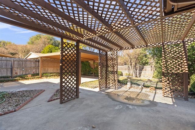 2409 Aquaduct Drive, Bedford, TX 76022