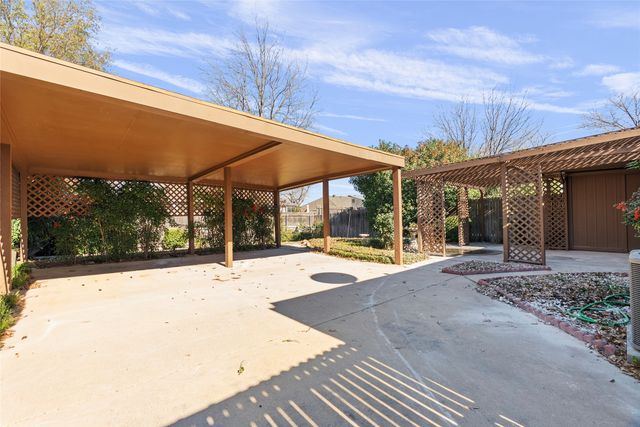 2409 Aquaduct Drive, Bedford, TX 76022