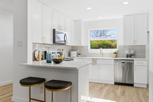 2409 Aquaduct Drive, Bedford, TX 76022