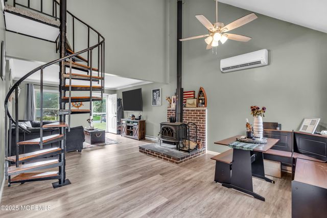 20 Colonial Drive, Little Egg Harbor, NJ 08087