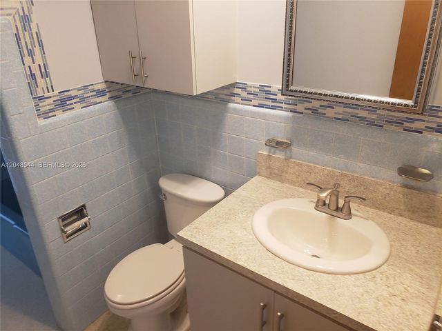 510 SW 70th Avenue, Pembroke Pines, FL 33023