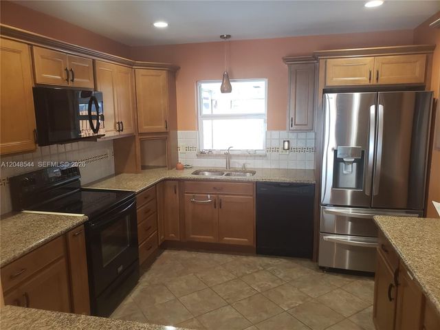 510 SW 70th Avenue, Pembroke Pines, FL 33023