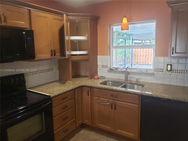 510 SW 70th Avenue, Pembroke Pines, FL 33023