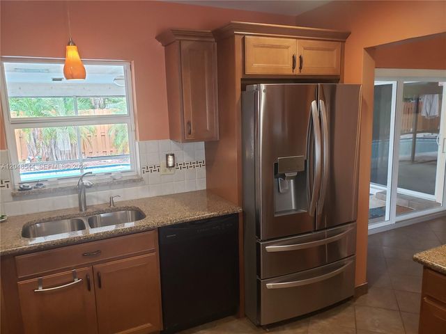 510 SW 70th Avenue, Pembroke Pines, FL 33023