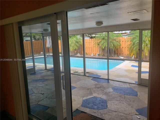 510 SW 70th Avenue, Pembroke Pines, FL 33023