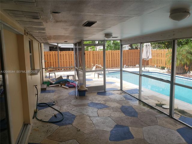 510 SW 70th Avenue, Pembroke Pines, FL 33023