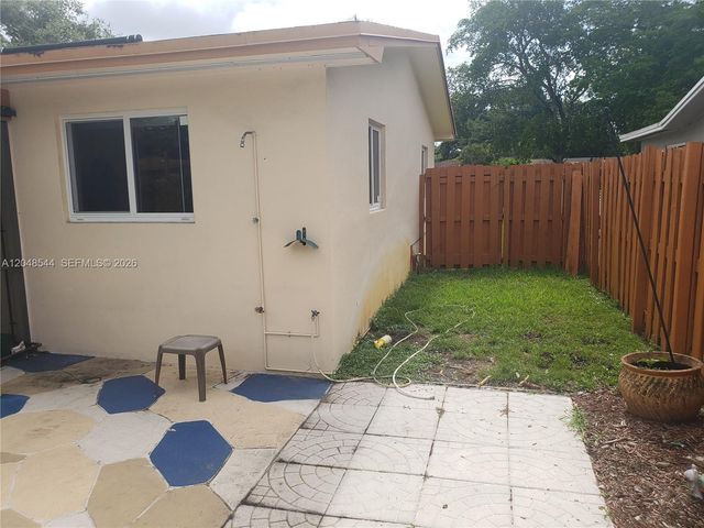 510 SW 70th Avenue, Pembroke Pines, FL 33023