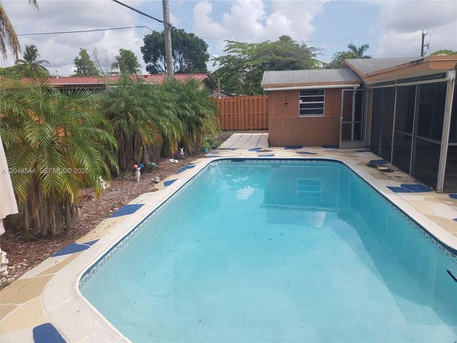 510 SW 70th Avenue, Pembroke Pines, FL 33023
