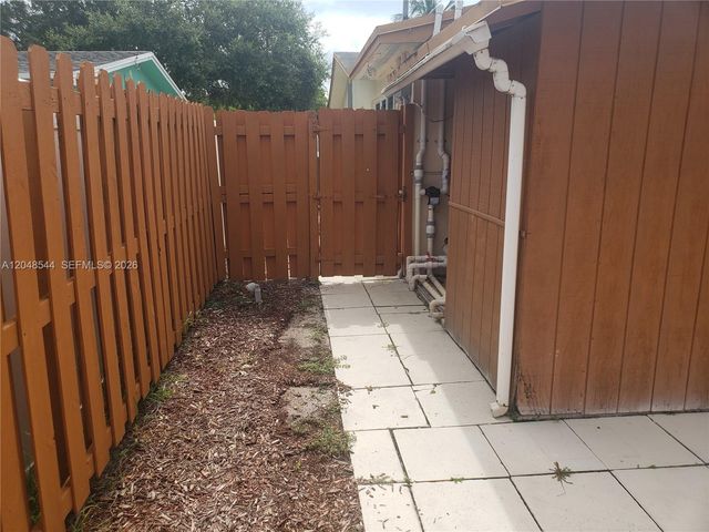 510 SW 70th Avenue, Pembroke Pines, FL 33023