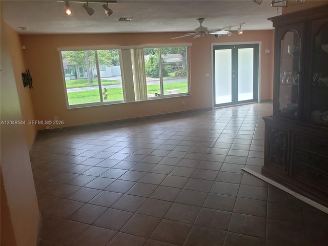 510 SW 70th Avenue, Pembroke Pines, FL 33023