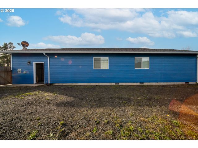 1010 RAECHEL Rd, Lakeside, OR 97449