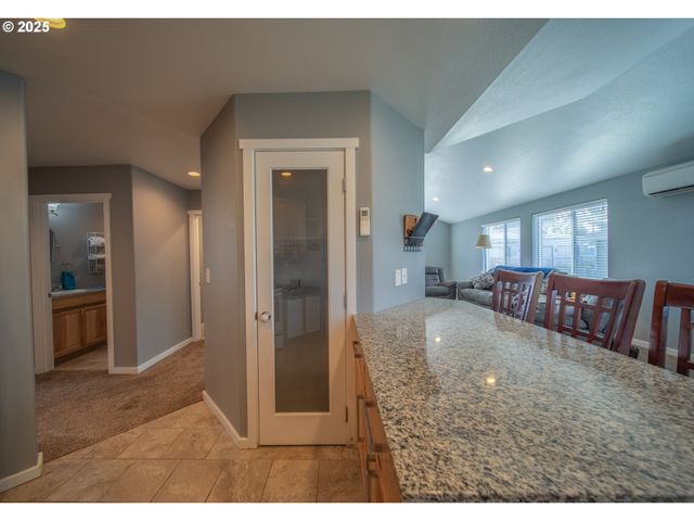 1010 RAECHEL Rd, Lakeside, OR 97449