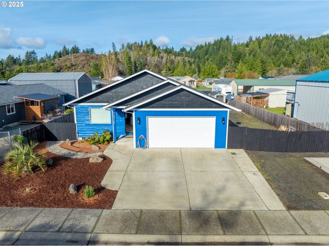 1010 RAECHEL Rd, Lakeside, OR 97449