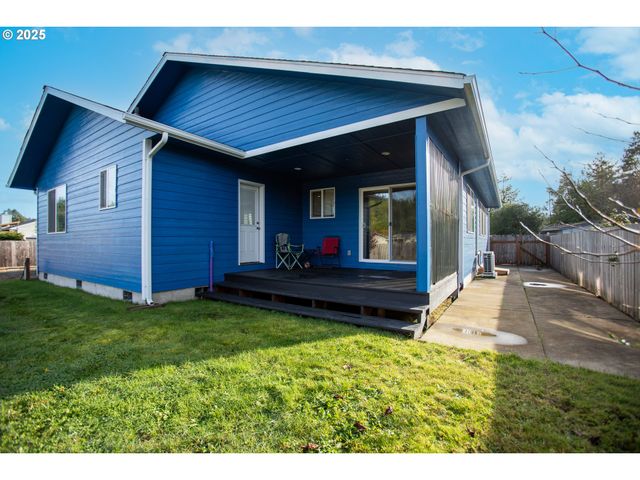 1010 RAECHEL Rd, Lakeside, OR 97449