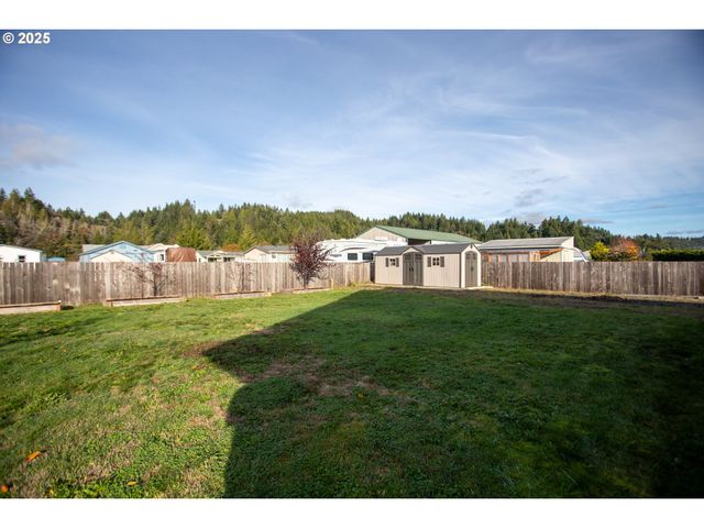1010 RAECHEL Rd, Lakeside, OR 97449