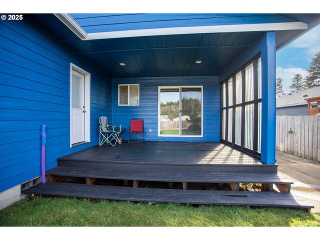 1010 RAECHEL Rd, Lakeside, OR 97449