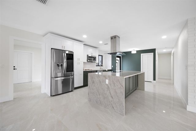 4707 W PAUL AVENUE, Tampa, FL 33611