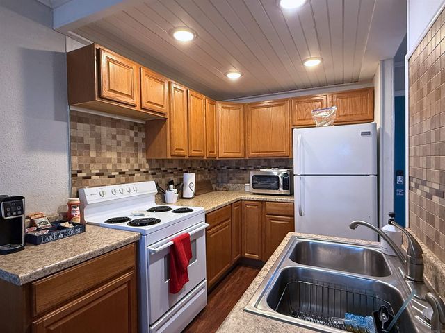 104 Chelsea Drive, Fairfield Bay, AR 72088