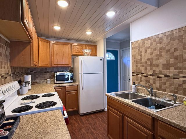 104 Chelsea Drive, Fairfield Bay, AR 72088