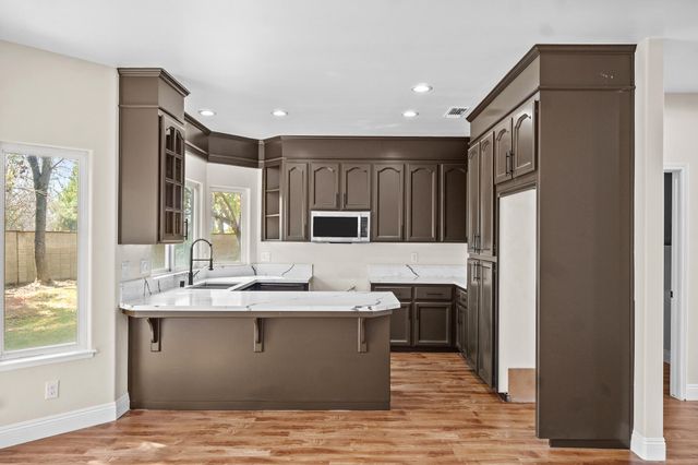 2669 E Sean Avenue, Fresno, CA 93720