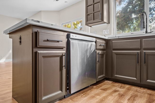 2669 E Sean Avenue, Fresno, CA 93720