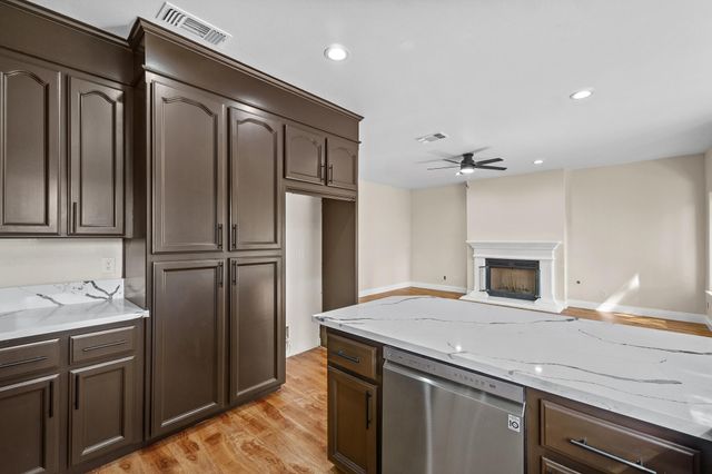 2669 E Sean Avenue, Fresno, CA 93720