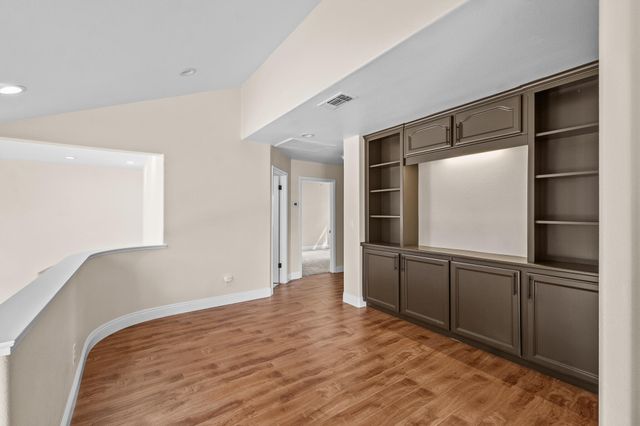 2669 E Sean Avenue, Fresno, CA 93720