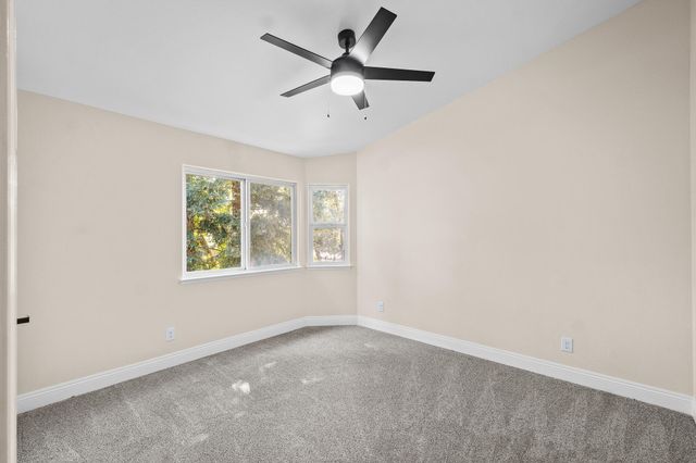 2669 E Sean Avenue, Fresno, CA 93720