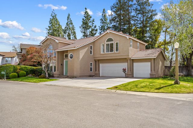 2669 E Sean Avenue, Fresno, CA 93720