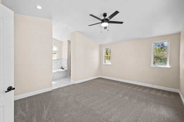 2669 E Sean Avenue, Fresno, CA 93720