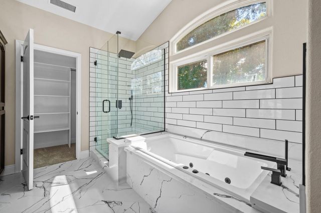 2669 E Sean Avenue, Fresno, CA 93720