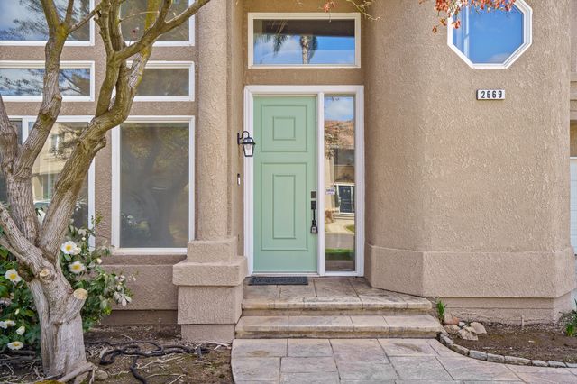 2669 E Sean Avenue, Fresno, CA 93720