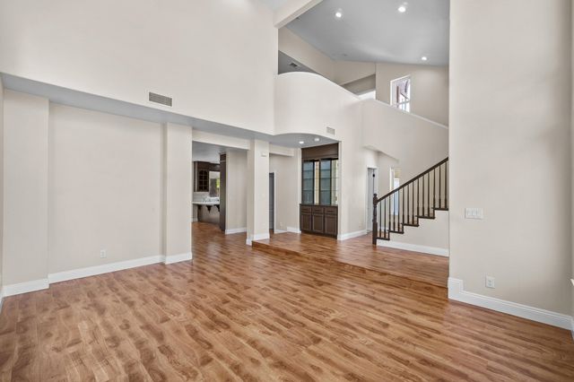 2669 E Sean Avenue, Fresno, CA 93720