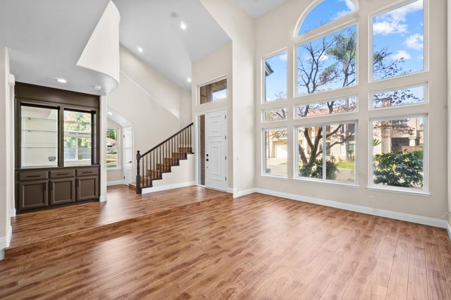 2669 E Sean Avenue, Fresno, CA 93720