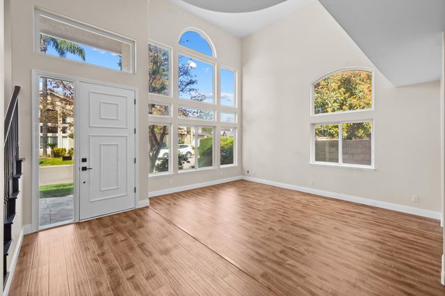 2669 E Sean Avenue, Fresno, CA 93720