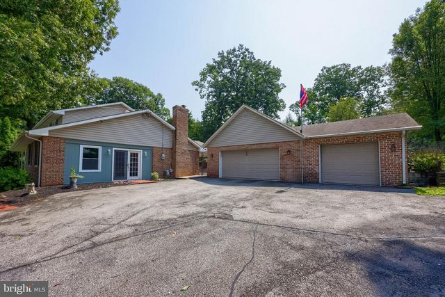 408 MARLOWE GARTH, Red Lion, PA 17356