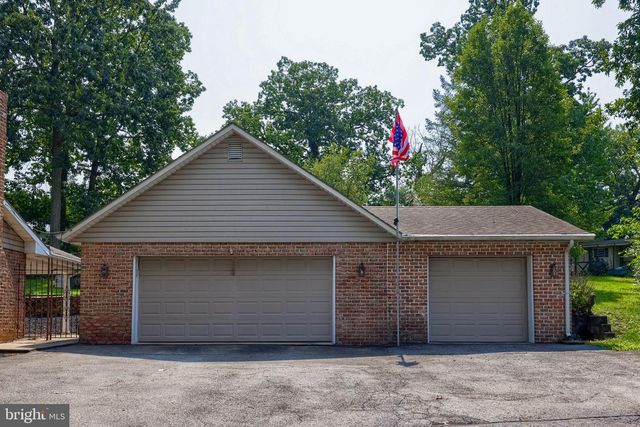 408 MARLOWE GARTH, Red Lion, PA 17356