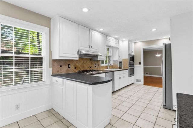 3722 Southgate Drive SW, Lilburn, GA 30047