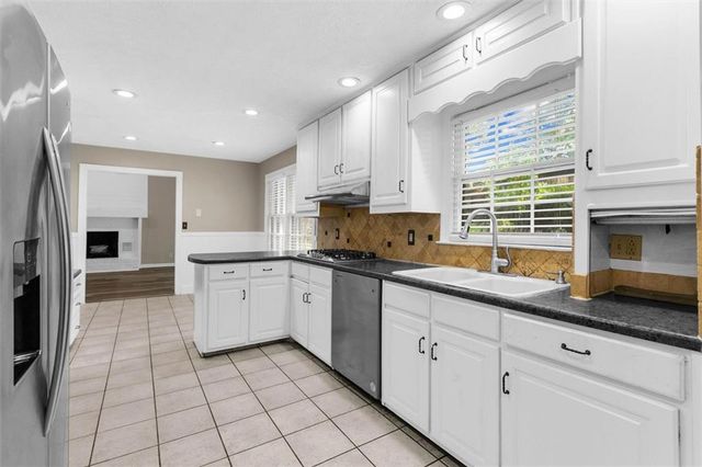 3722 Southgate Drive SW, Lilburn, GA 30047