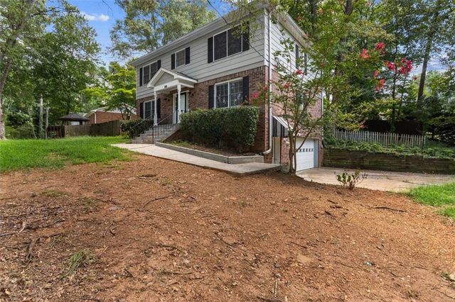 3722 Southgate Drive SW, Lilburn, GA 30047