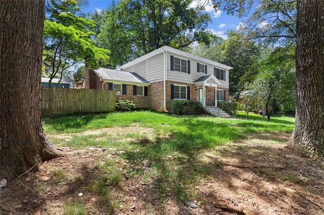 3722 Southgate Drive SW, Lilburn, GA 30047