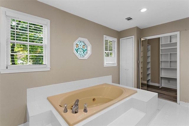 3722 Southgate Drive SW, Lilburn, GA 30047