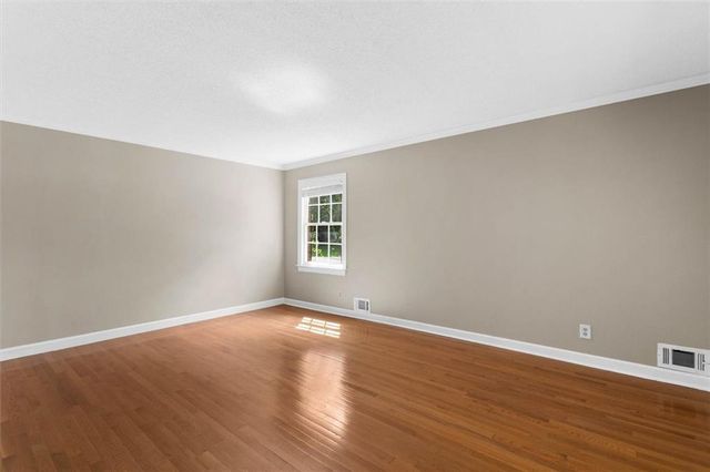 3722 Southgate Drive SW, Lilburn, GA 30047