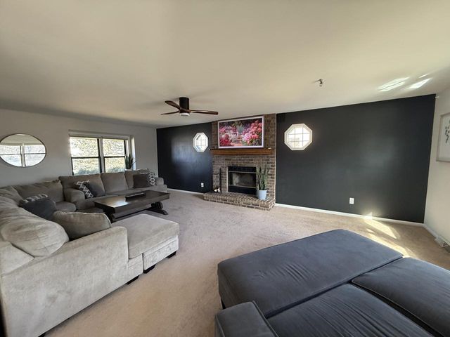 W144N10772 Lincoln DRIVE, Germantown, WI 53022