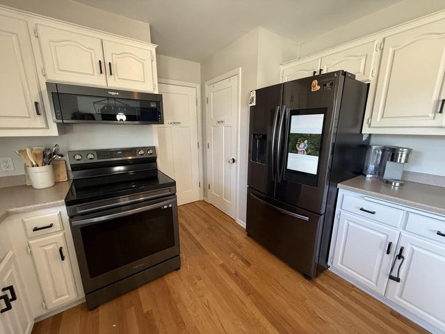 W144N10772 Lincoln DRIVE, Germantown, WI 53022