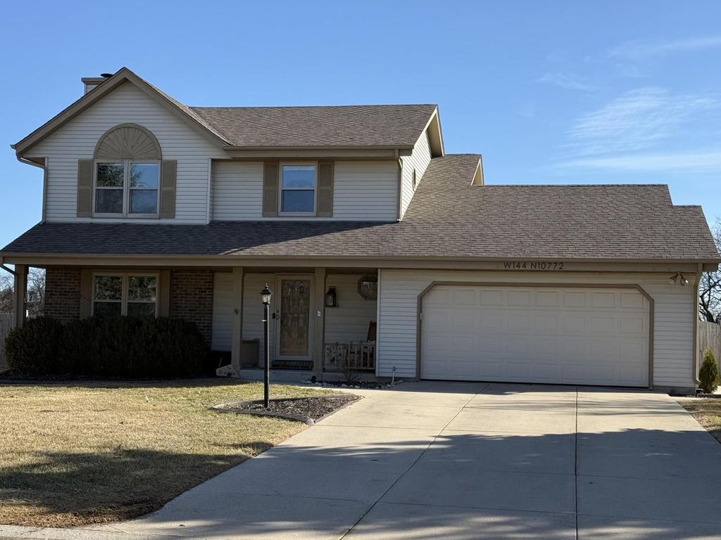 W144N10772 Lincoln DRIVE, Germantown, WI 53022