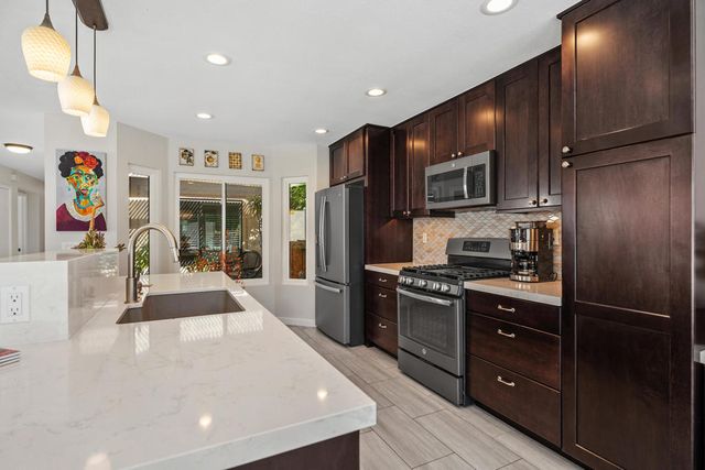 109 Verde Way, Palm Desert, CA 92260