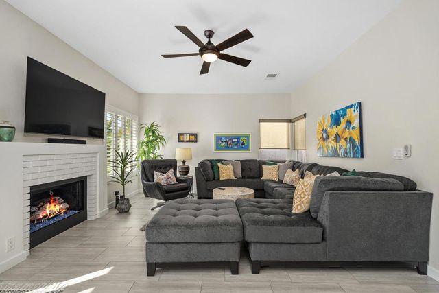 109 Verde Way, Palm Desert, CA 92260